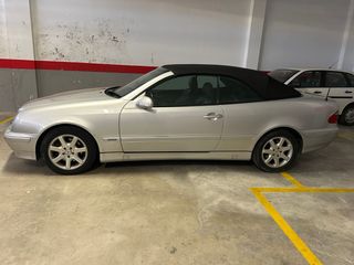 Mercedes-Benz  CLK 2002