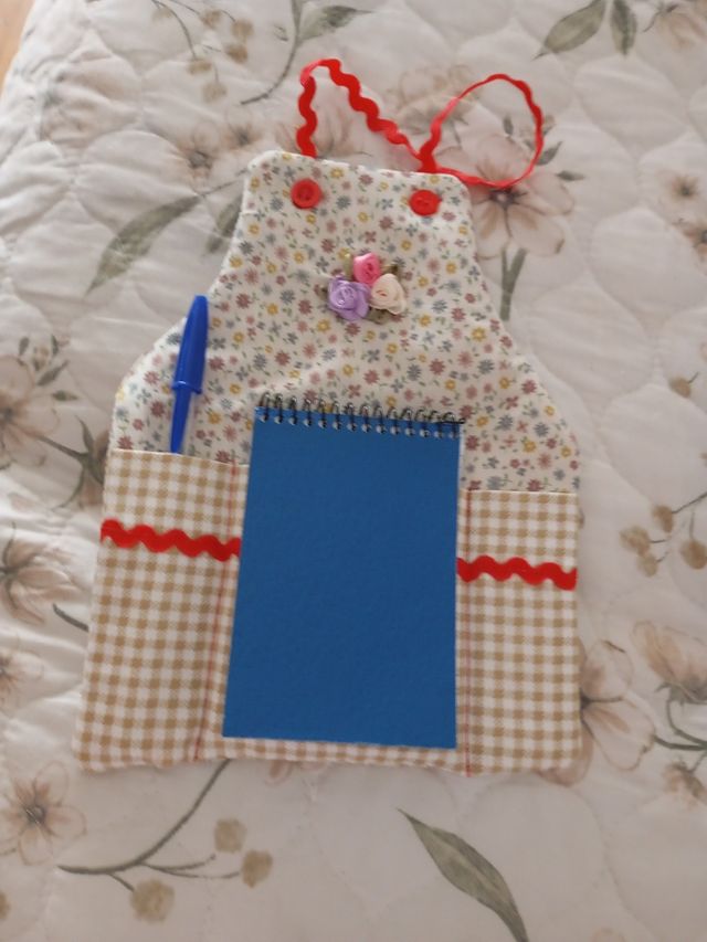 Delantal organizador hecho a mano