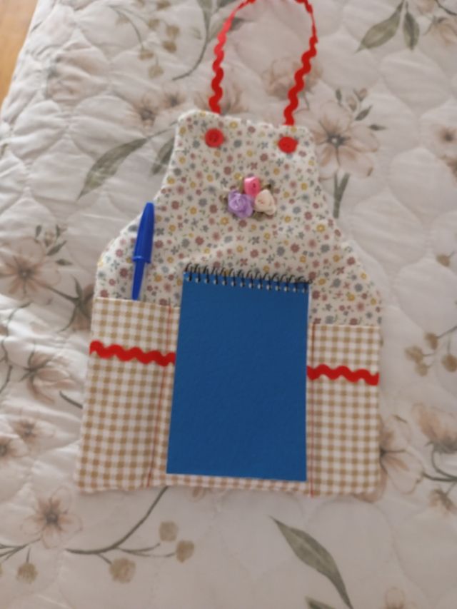 Delantal organizador hecho a mano