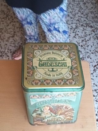 Lata antigua Cantucci Gadeschi