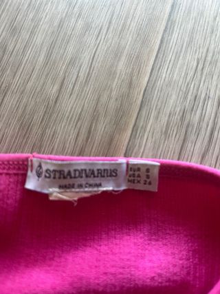 Top Stradivarius rosa talla S