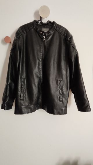 Chaqueta tipo cuero Primark (mangas ajustadas)