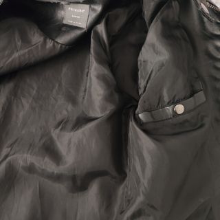 Chaqueta tipo cuero Primark (mangas ajustadas)