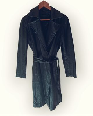 Gabardina negra cuero