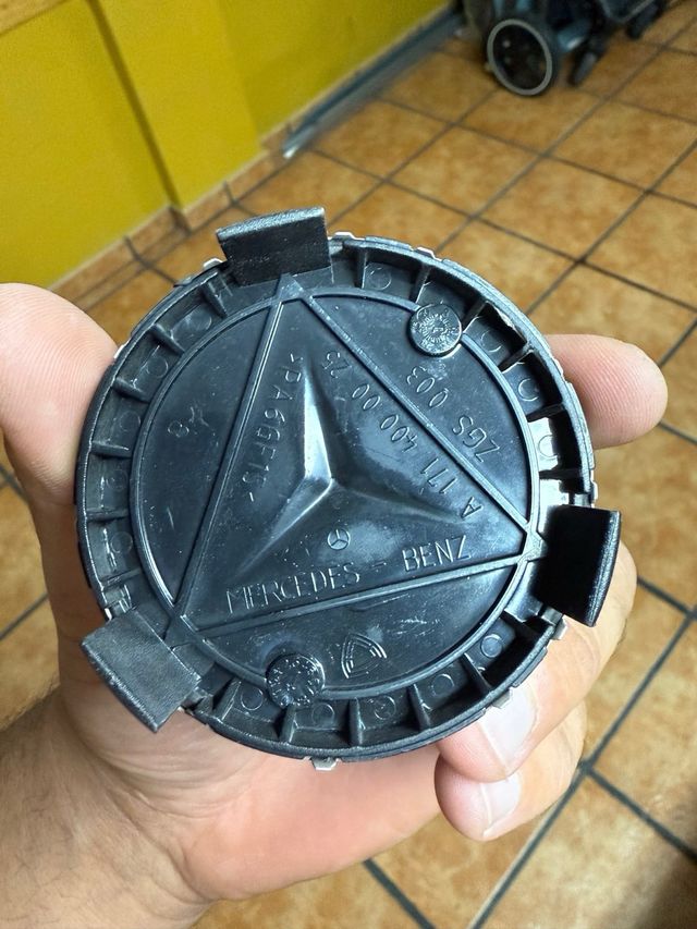 4 tapabujes  Mercedes Benz