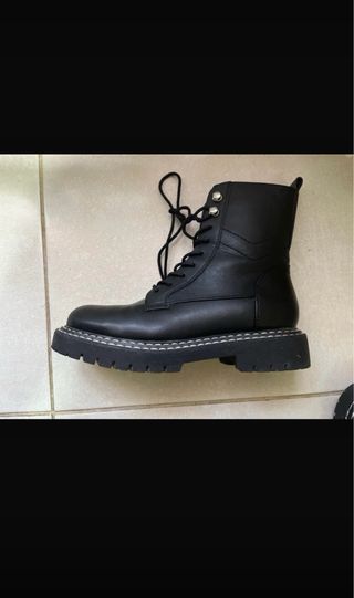 Botas militares negras