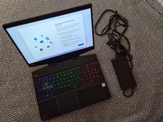 LAPTOP OMEN HP 15-dh0005la "GAMERS" 32 RAM 512 DD