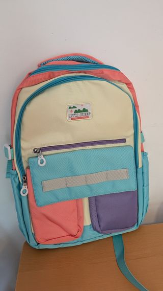 Mochila y estuche nuevos
