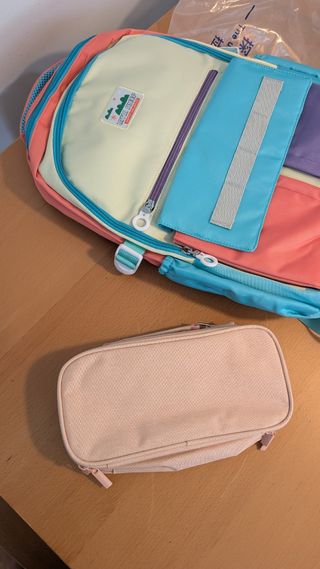 Mochila y estuche nuevos
