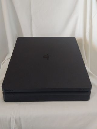 PS4 Slim 500GB - 2 Controller