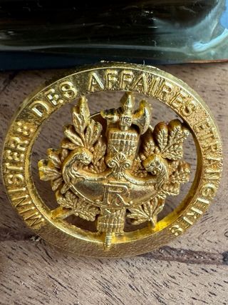 Llavero e insignia Ministerio exteriores Francia 