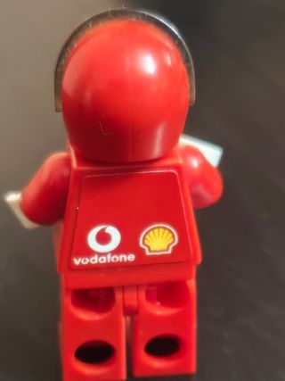LEGO MINIFIGURA FERRARI PIT CREW PERECTO ESTADO.