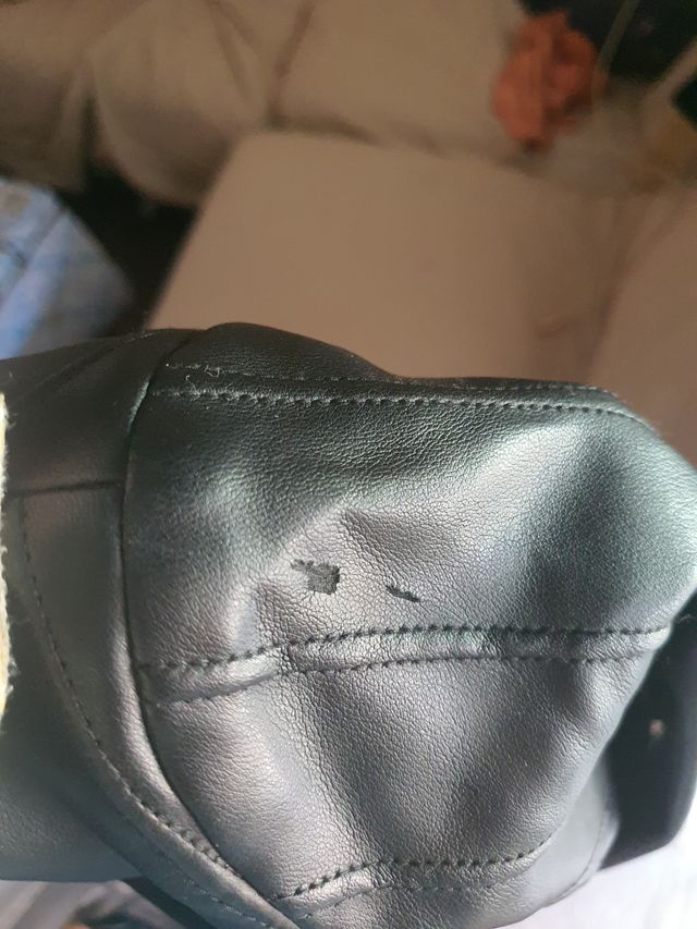 Chaqueta negra chica