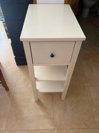 Mesita Ikea blanca