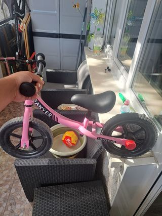 Bicicleta sin pedales Sawyer rosa