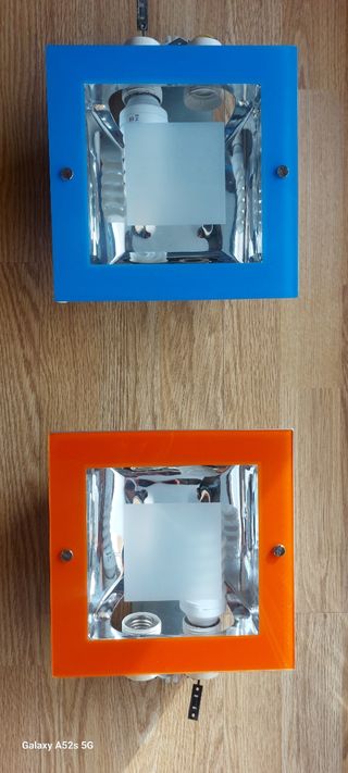2 Downlights - Azul y Naranja