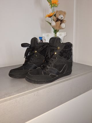 Zapatillas Louis Vuiton negras altas