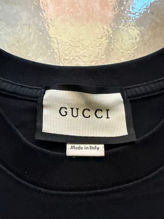 Maglietta Gucci nera e rossa