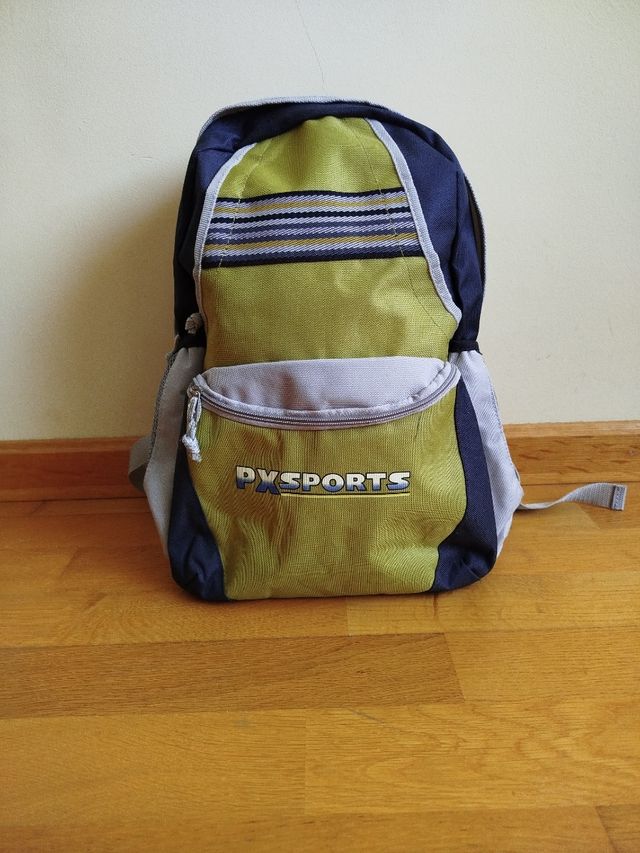 Mochila PXSports - Verde, negro y gris.