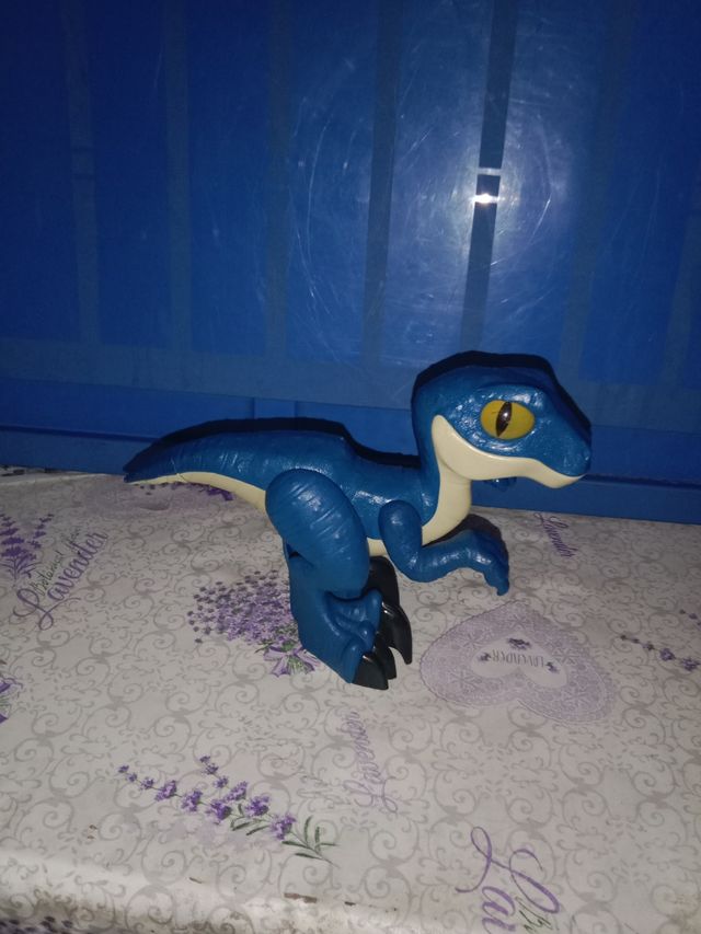  Jurassic World VELOCIRAPTOR blue Fisher price 