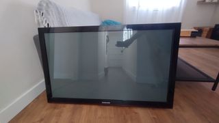 TV Samsung 42" - 103x62cm