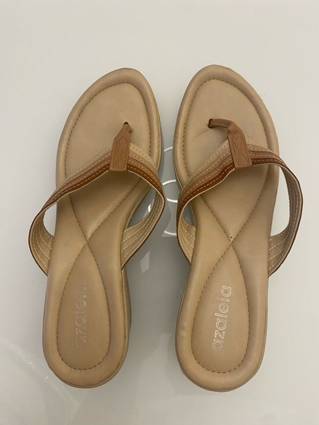Sandalias Azaleia beige Talla 41.