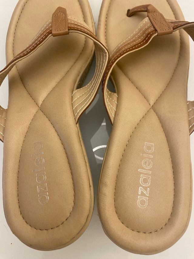 Sandalias Azaleia beige Talla 41.