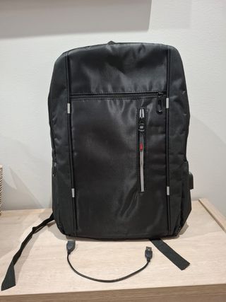 Mochila negra USB - Carga integrada