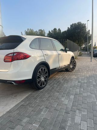 Porsche Cayenne 2012