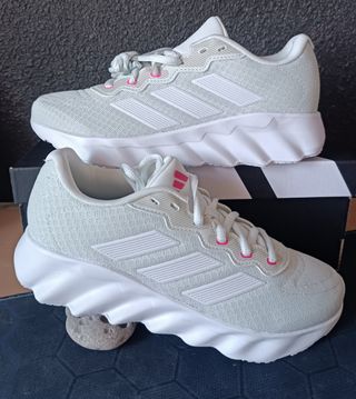Zapatillas Adidas deportivas 