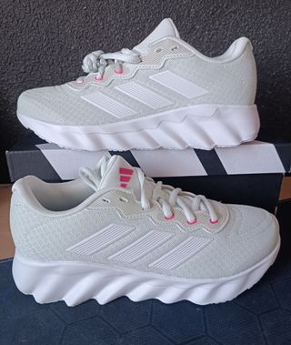 Zapatillas Adidas deportivas 