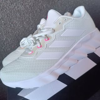 Zapatillas Adidas deportivas 