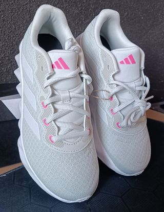 Zapatillas Adidas deportivas 