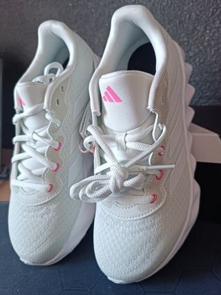 Zapatillas Adidas deportivas 