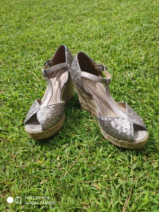 Alpargatas plata brillantes