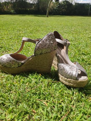 Alpargatas plata brillantes