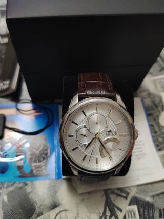Reloj Lotus - Turismo