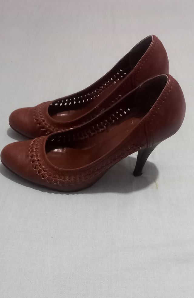 Zapatos tacón marrones
