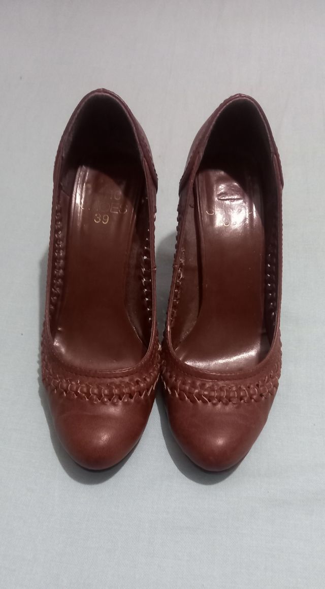 Zapatos tacón marrones