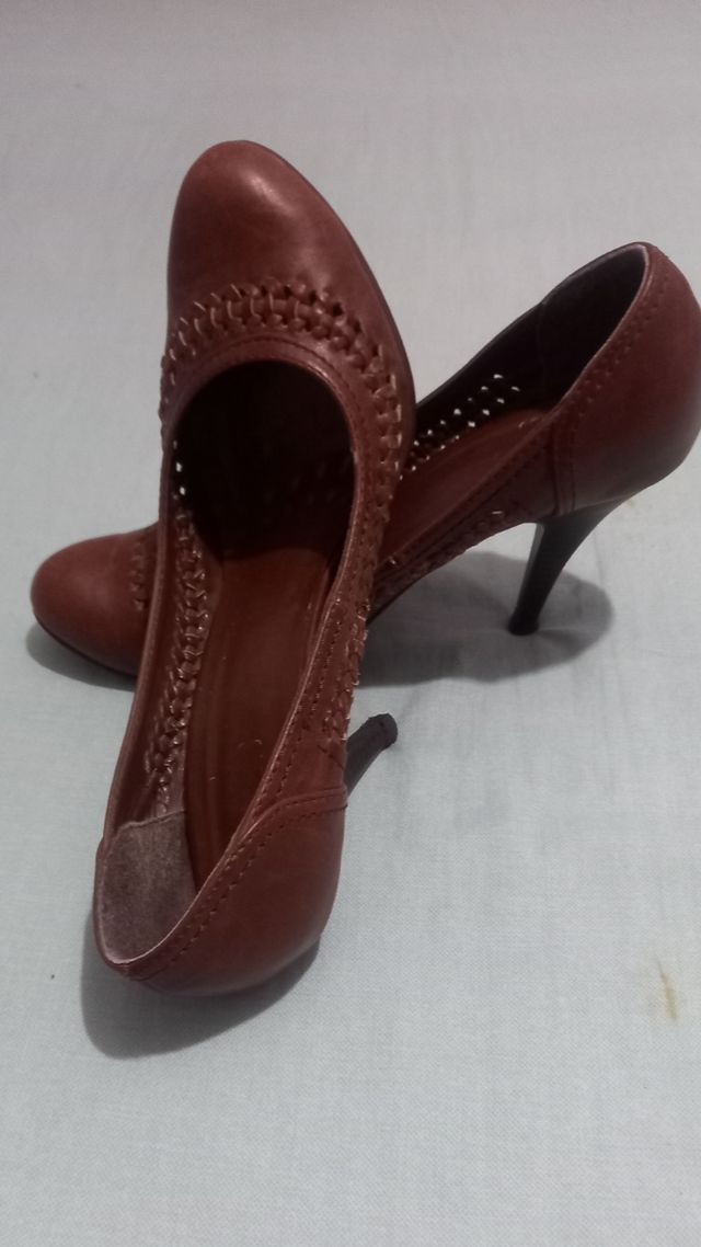 Zapatos tacón marrones