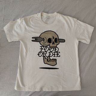 Camiseta blanca con diseño único