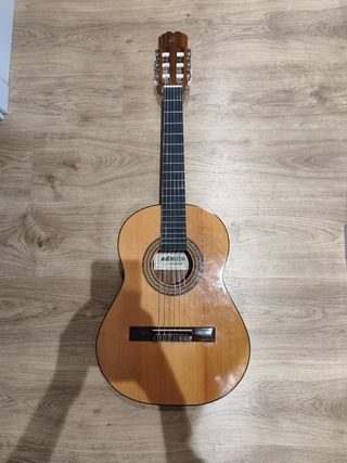 Guitarra clásica Admira.