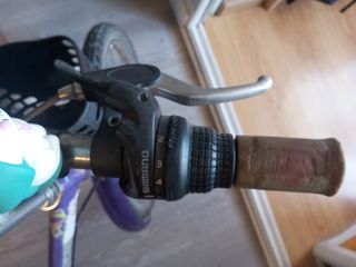 Bicicleta niña 20" púrpura, con marchas