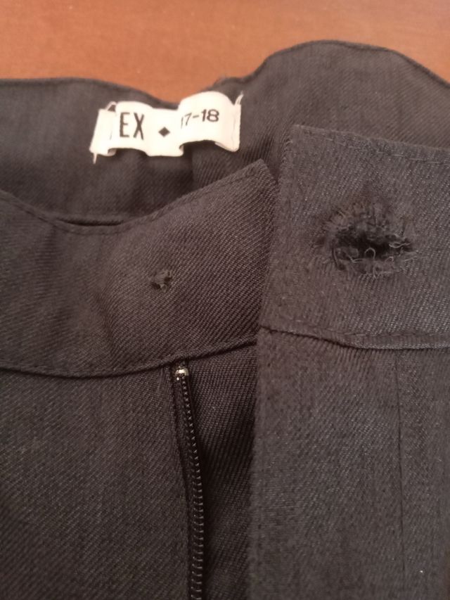 Pantalón corto uniforme gris 17-18 años