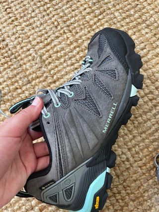Zapatillas Merrell Gore-Tex 38. Sin estrenar.