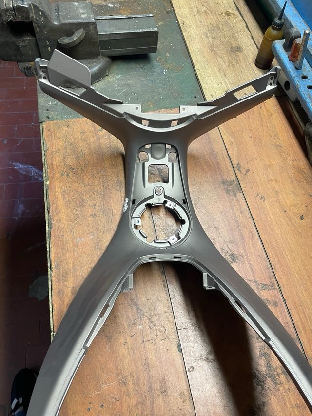 Scocca centrale serbatoio Piaggio Medley 125/150