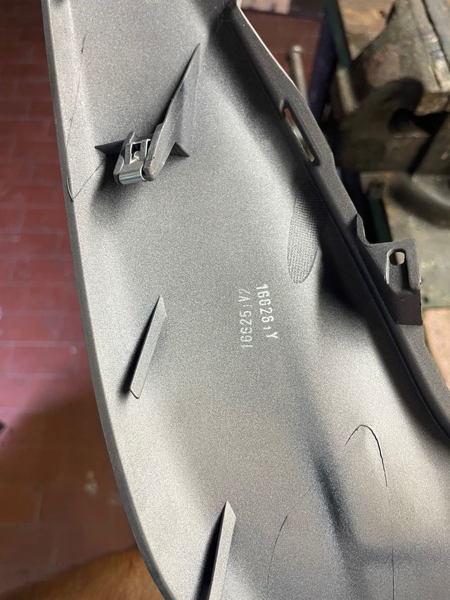 Scocca centrale serbatoio Piaggio Medley 125/150