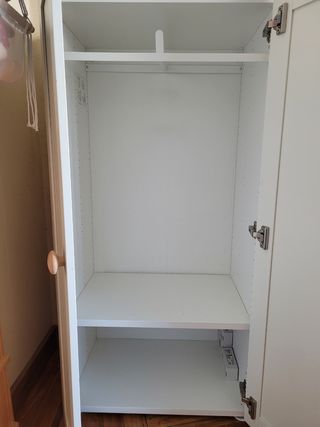 Combinación de armario y estantería Smastad ikea