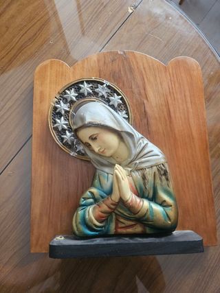 Crucifijo y Virgen: Decoración religiosa
