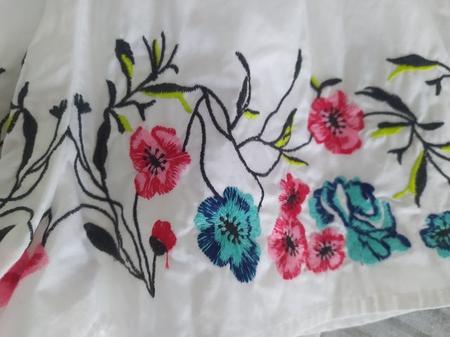 Shorts blancos bordados - nuevos